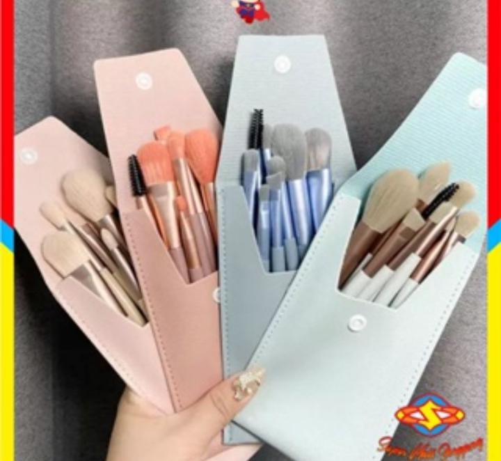 8 Pieces Cute Brushes With Leather Pouch (random color)