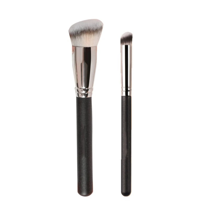 Makeup brushes (portable beauty tools)